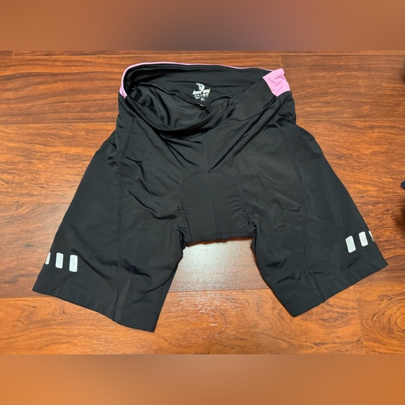 Stylish Black and Pink Women's Bike Shorts - Picture 4 of 4